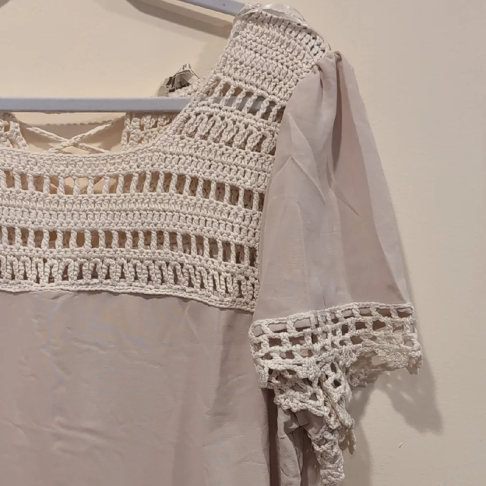 Umgee Cream Crochet Detail Top - Picture 4 of 9